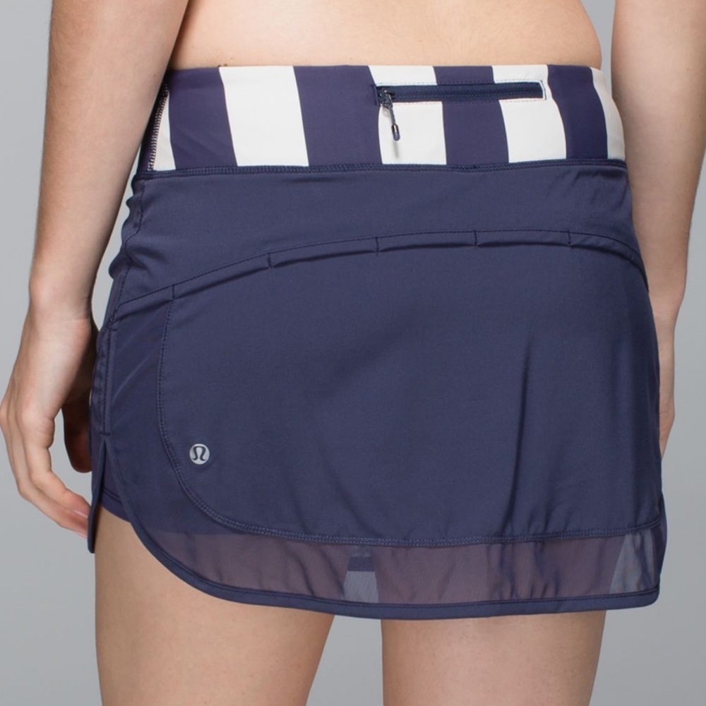 Lululemon Hotty Hot Skirt *4-way Stretch Cadet Blue / Steep Stripe Cadet Blue